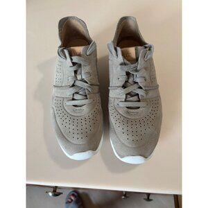 Treadlite by Ugg Tye Sneakers Womens Sz 9.5 Ivory Beige Pebbled Leather